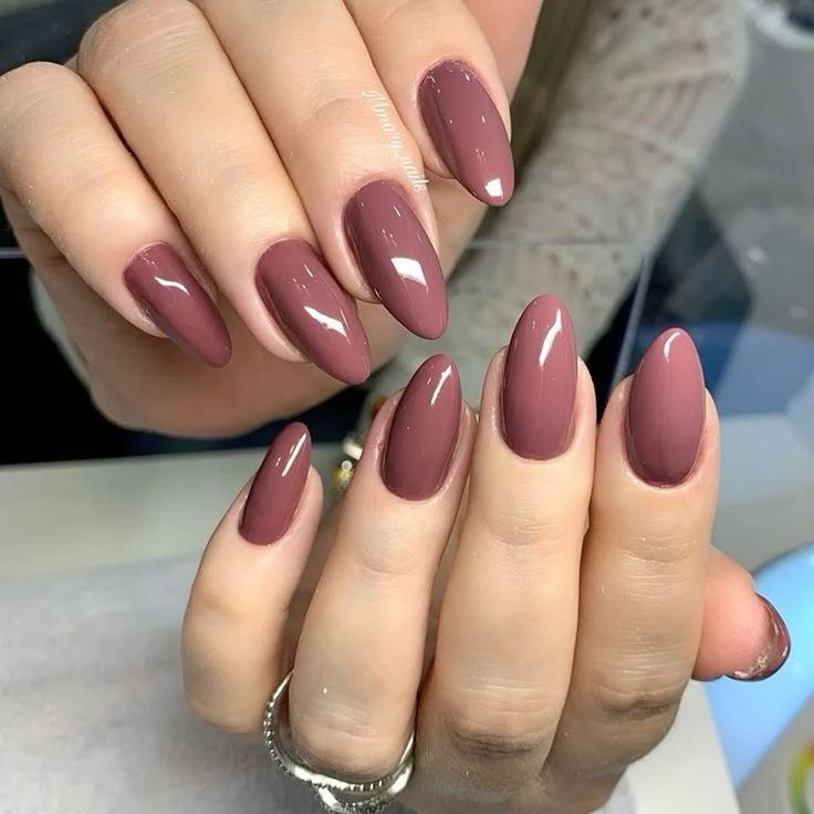 warna cat kuku Mauve 
