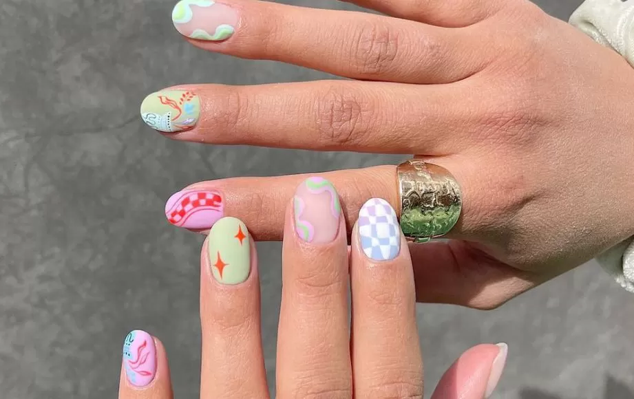 Cantik maksimal dengan nail art trendy