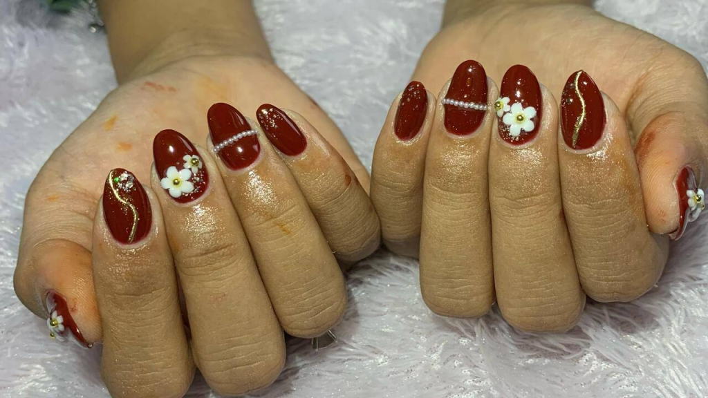 Ekspresi Gaya dan Perawatan Kuku di Era Modern: Panduan Berbasis Data untuk Gen Z Indonesia 2025