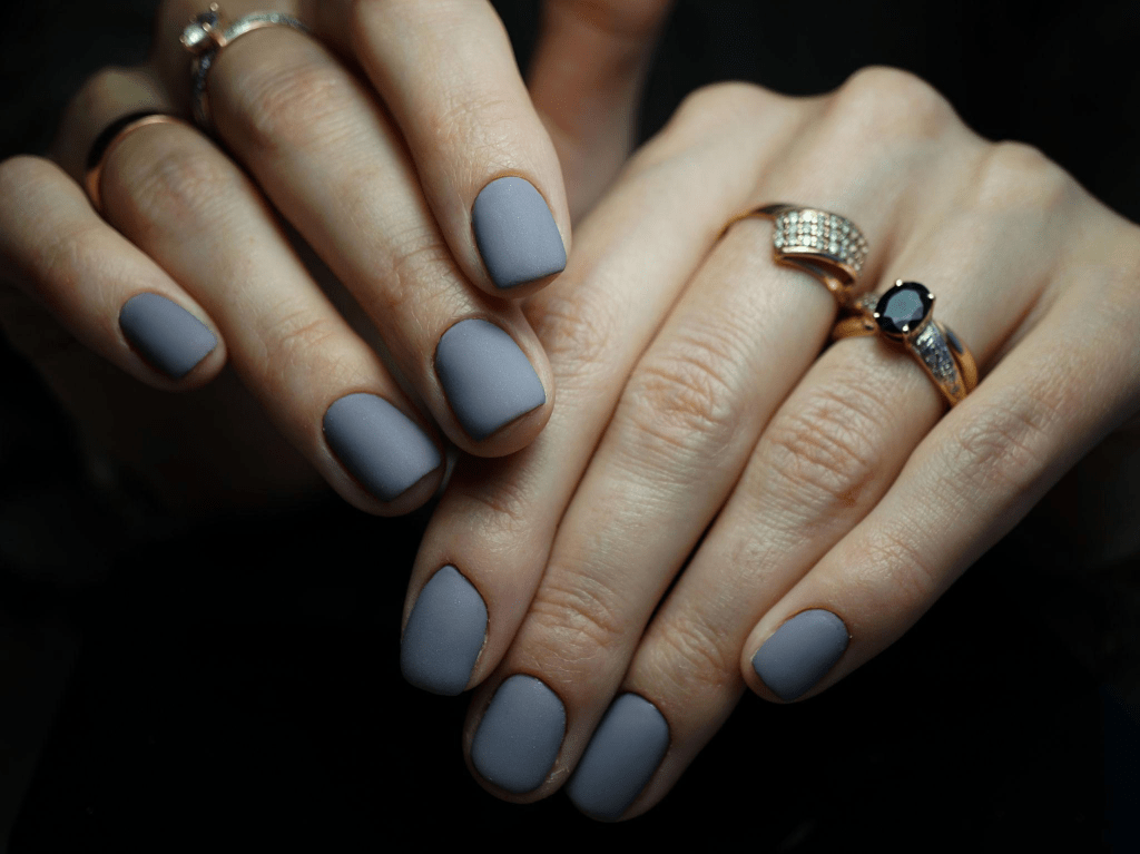 Bukan Glossy, Kukumu Justru Wajib Coba 5 Velvet Matte Nail Ini