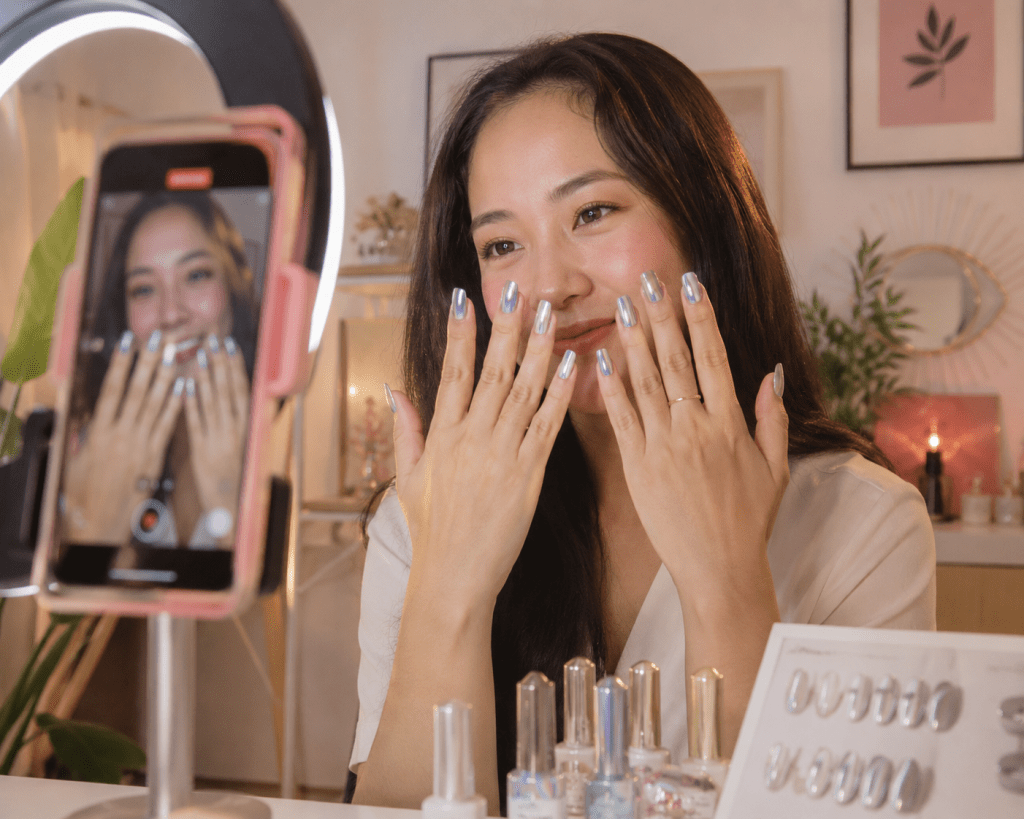 Halo Nails Dua Lipa 2026 Ternyata Bisa Bikin Kukumu Lebih Keren Tanpa Salon